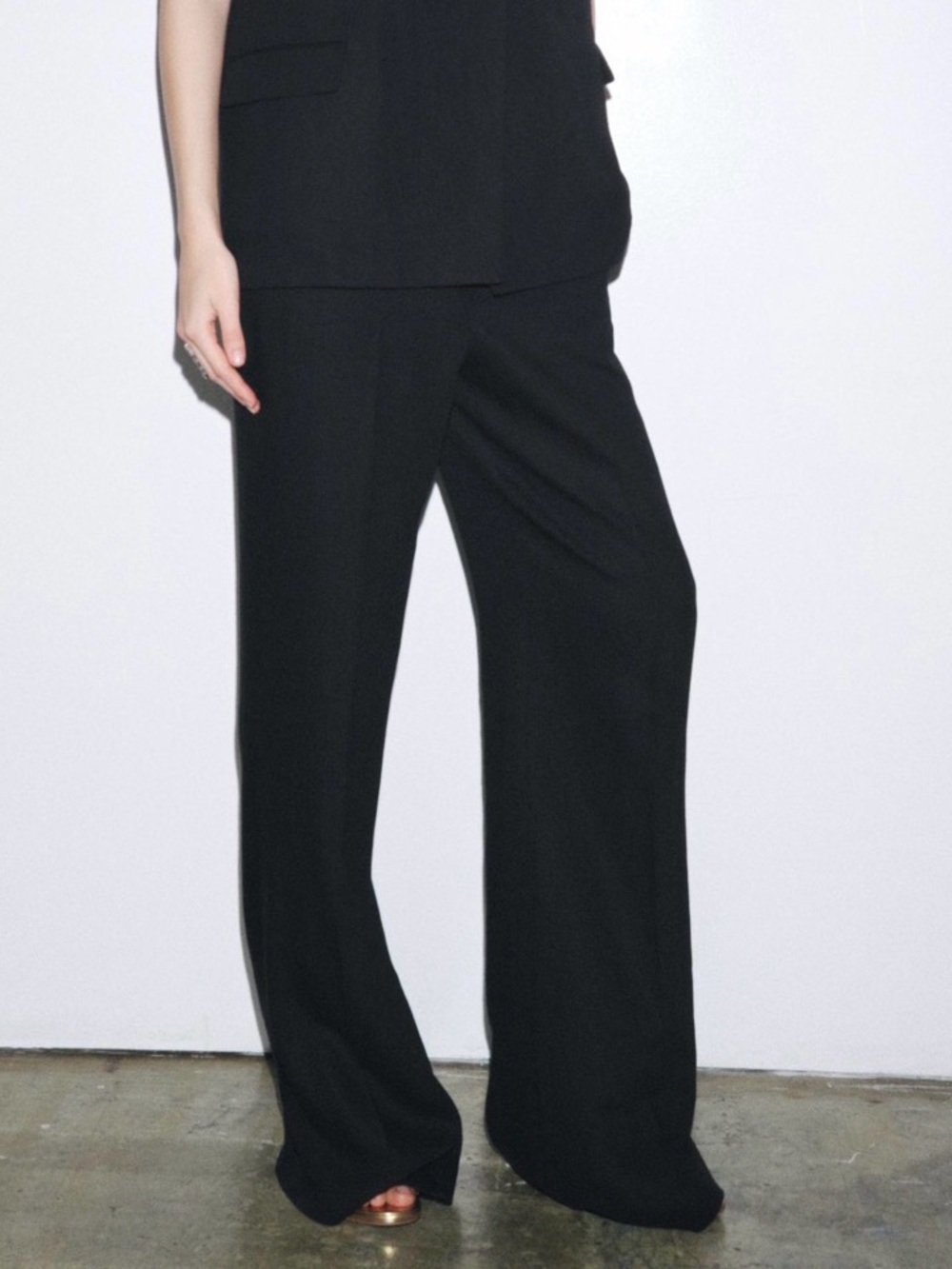 Zara Black Wide-Leg High-Rise Trousers